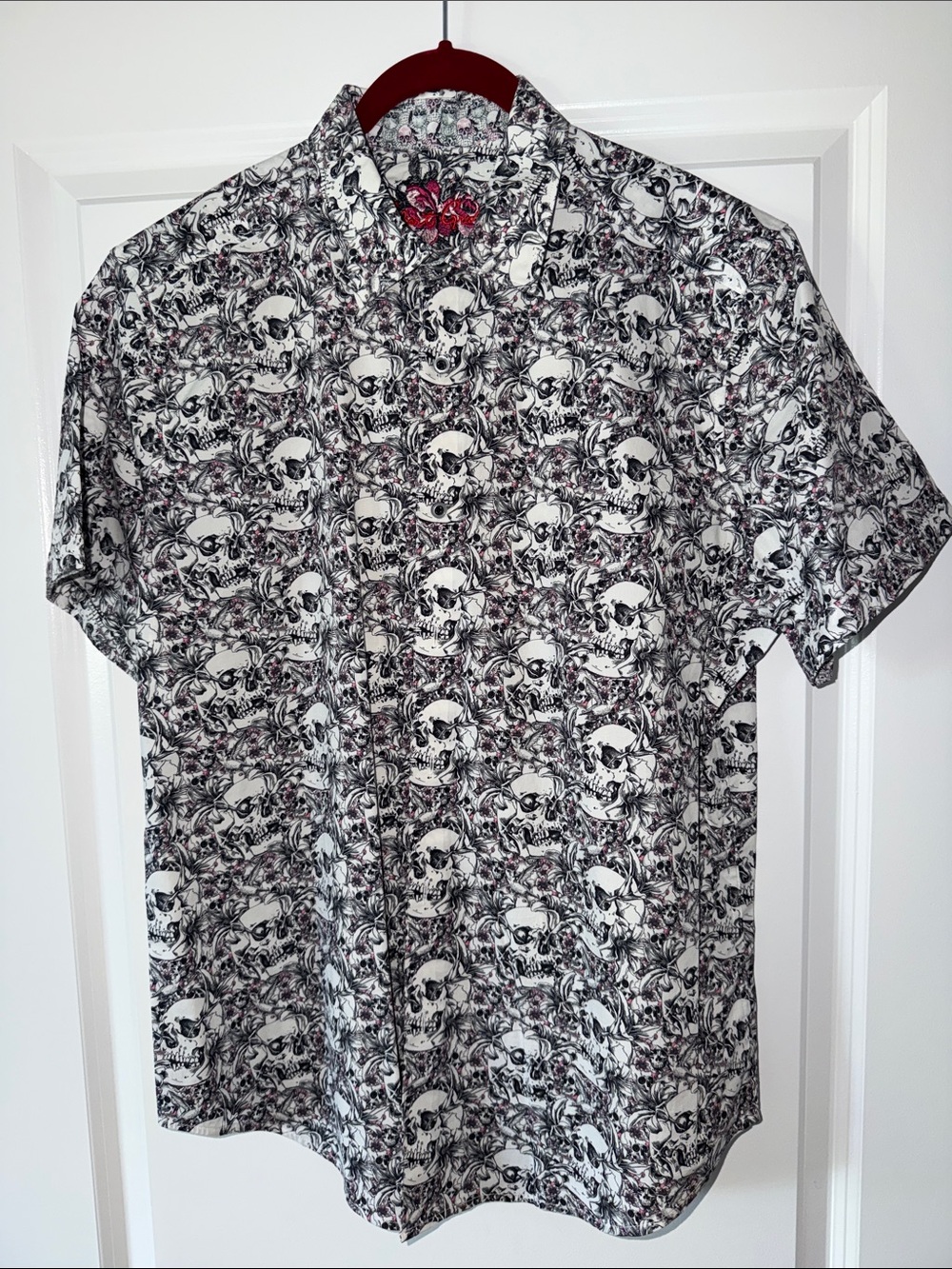 Robert Graham Black & White Skull-Print Button-Down Shirt